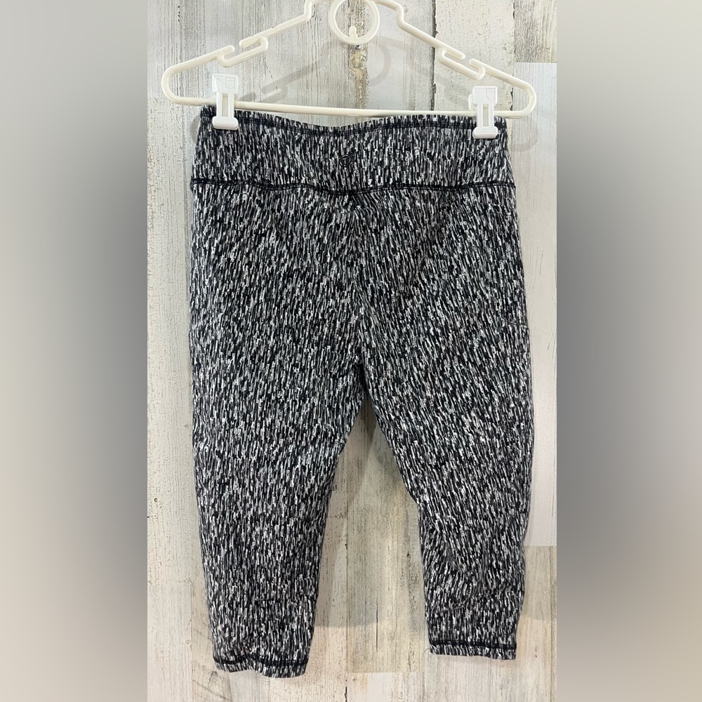 T By Talbots Black White Women's Cropped Capri Leggings side pockets Medium - Picture 5 of 10